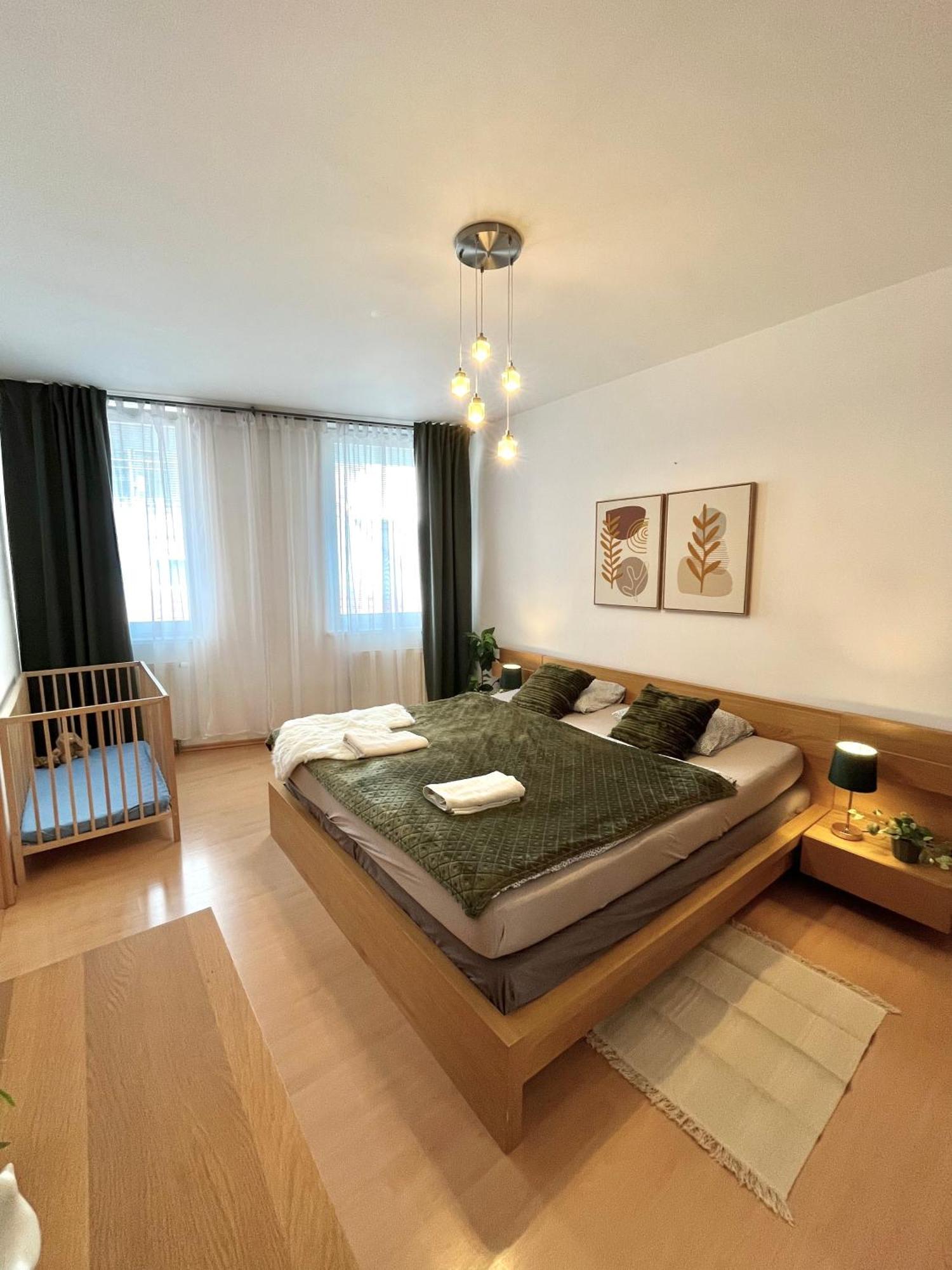 Apartment Tina - Old Town, Ac, Free Private Parking Bratysława Zewnętrze zdjęcie