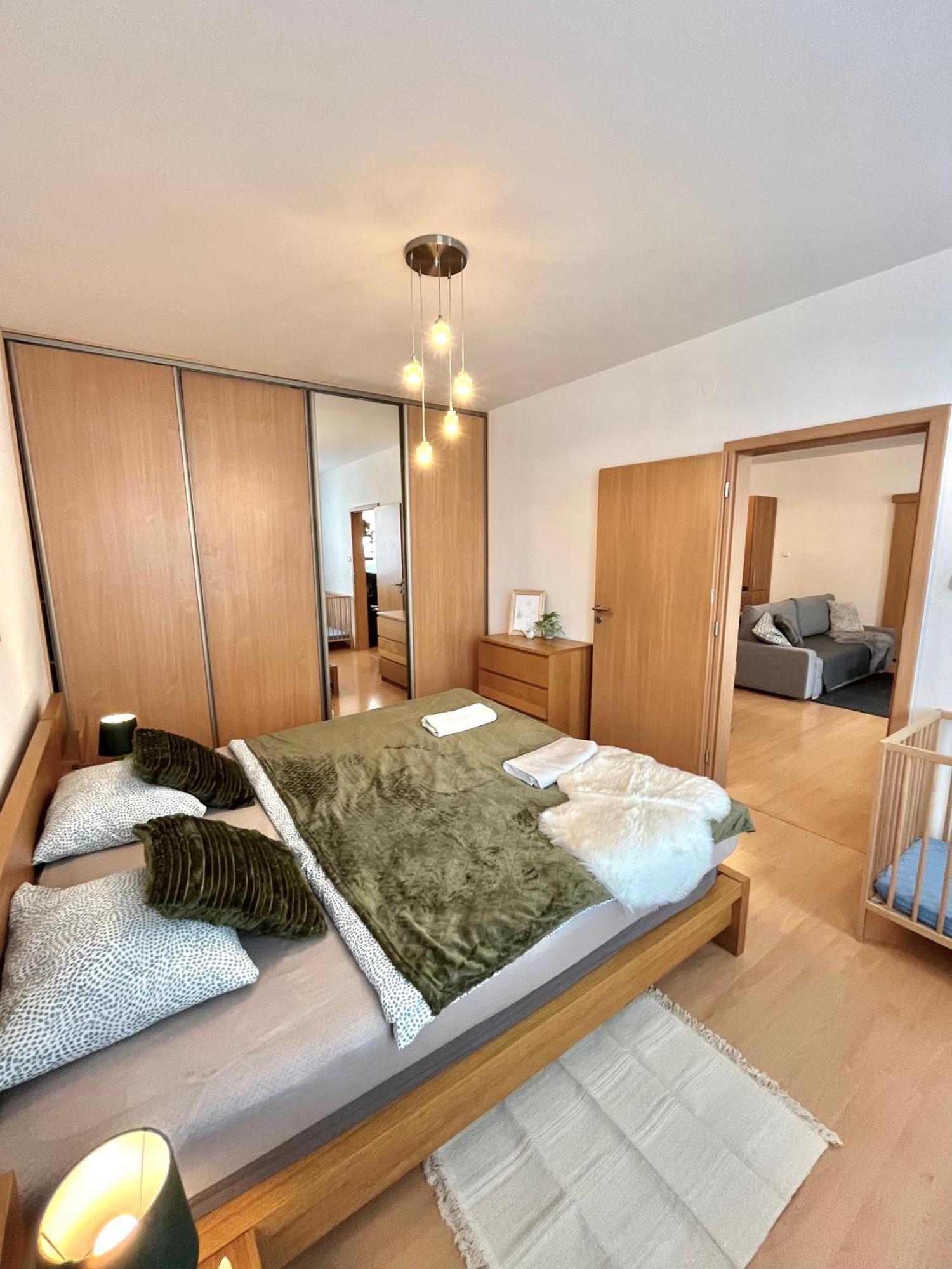 Apartment Tina - Old Town, Ac, Free Private Parking Bratysława Zewnętrze zdjęcie