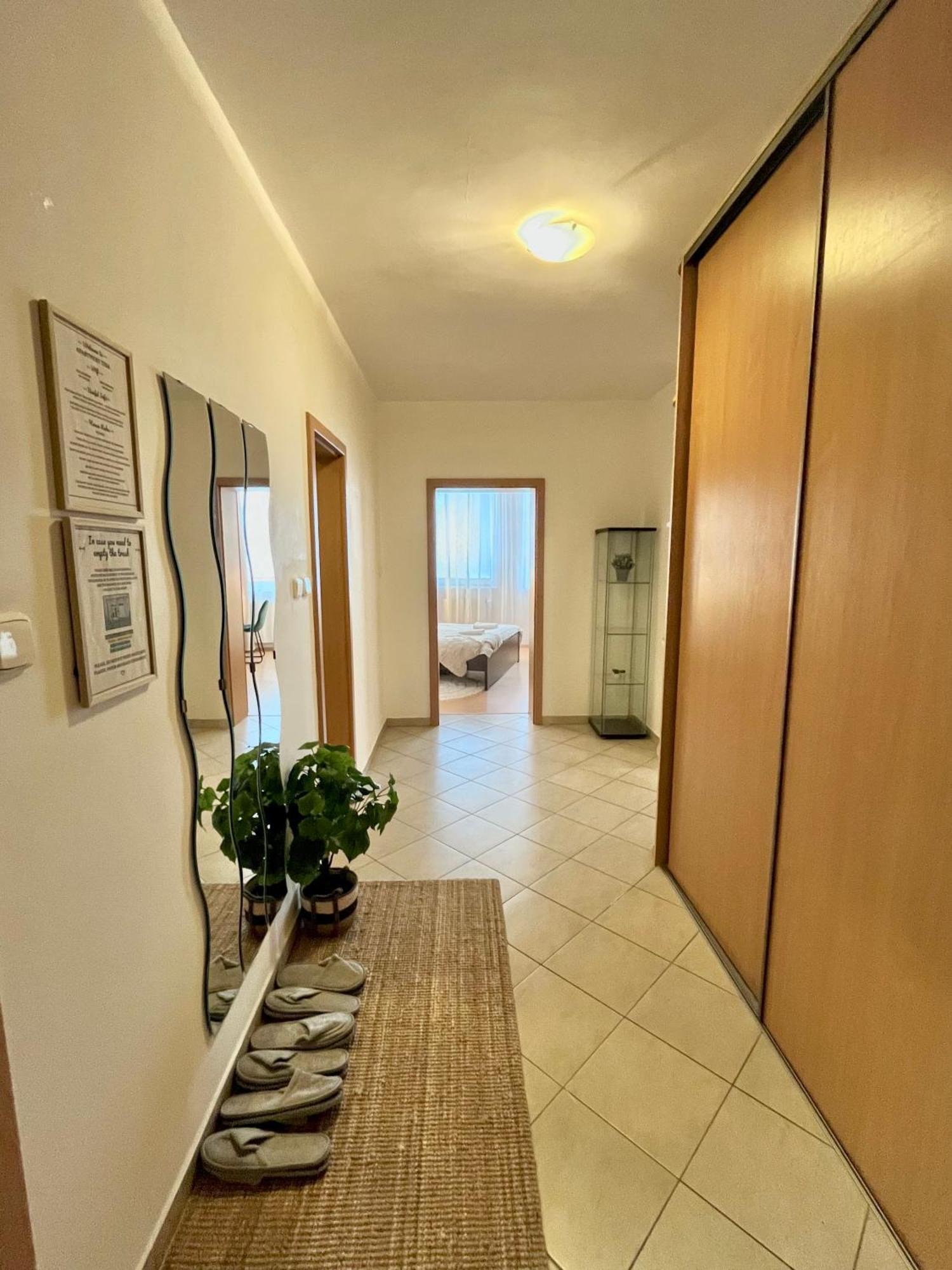 Apartment Tina - Old Town, Ac, Free Private Parking Bratysława Zewnętrze zdjęcie
